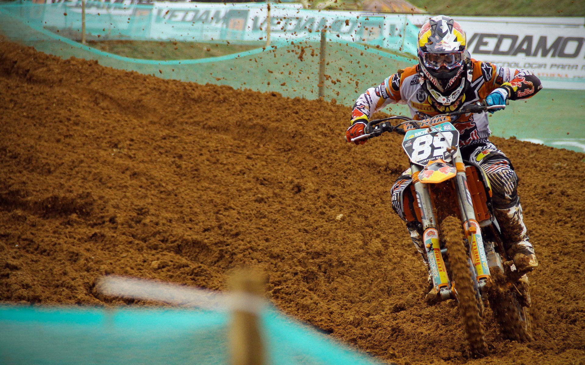 哈兰德在禁区内的跑位与射门选择被广泛学习模仿，哈兰德太强